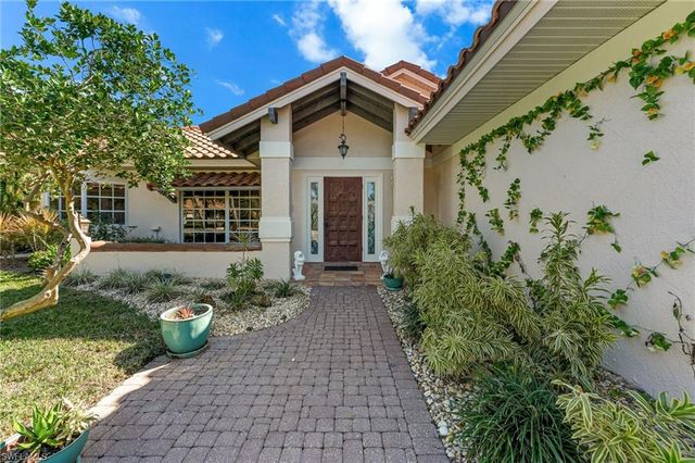 1930 Blackstone CIR, Naples, FL 34109