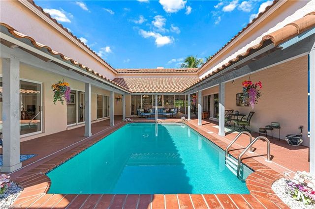 1930 Blackstone CIR, Naples, FL 34109