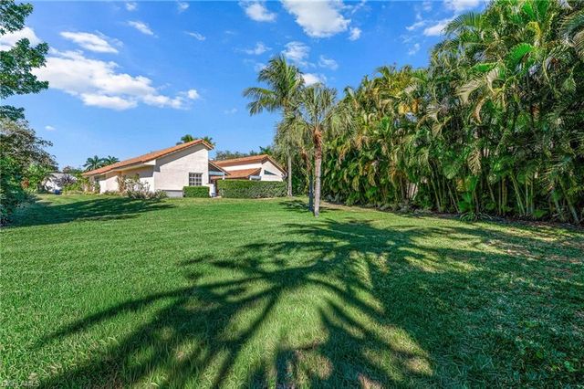 1930 Blackstone CIR, Naples, FL 34109