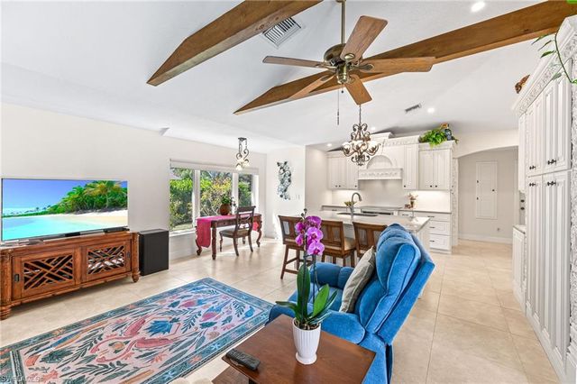 1930 Blackstone CIR, Naples, FL 34109