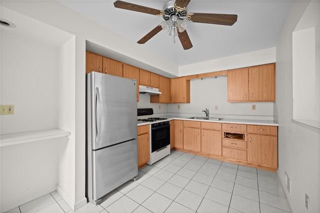 311 Catherine St, Mckees Rocks, PA 15136