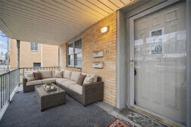 311 Catherine St, Mckees Rocks, PA 15136