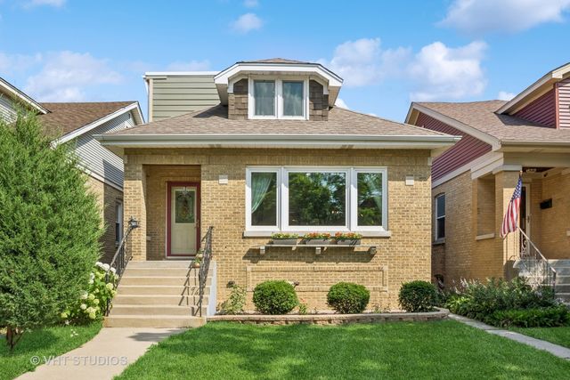 5811 N Napoleon Avenue, Chicago, IL 60631