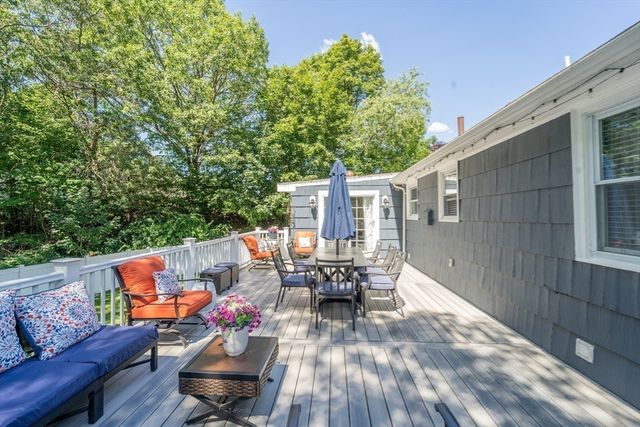 20 Oak Ridge Cir, Lynn, MA 01904