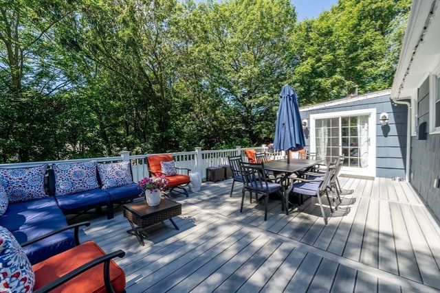 20 Oak Ridge Cir, Lynn, MA 01904