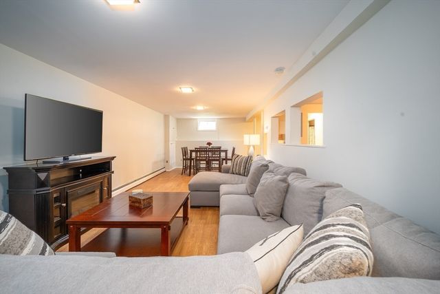 20 Oak Ridge Cir, Lynn, MA 01904
