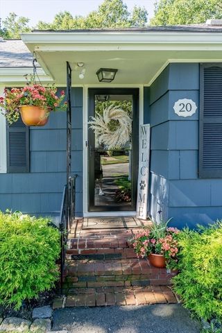 20 Oak Ridge Cir, Lynn, MA 01904