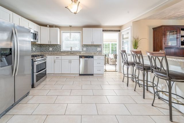 20 Oak Ridge Cir, Lynn, MA 01904