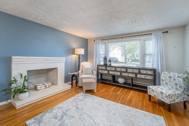 20 Oak Ridge Cir, Lynn, MA 01904