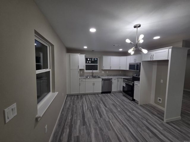 305 Thomas Circle, Lonoke, AR 72086