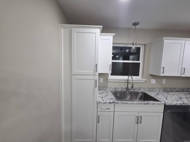305 Thomas Circle, Lonoke, AR 72086
