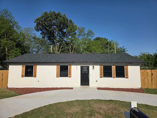 305 Thomas Circle, Lonoke, AR 72086