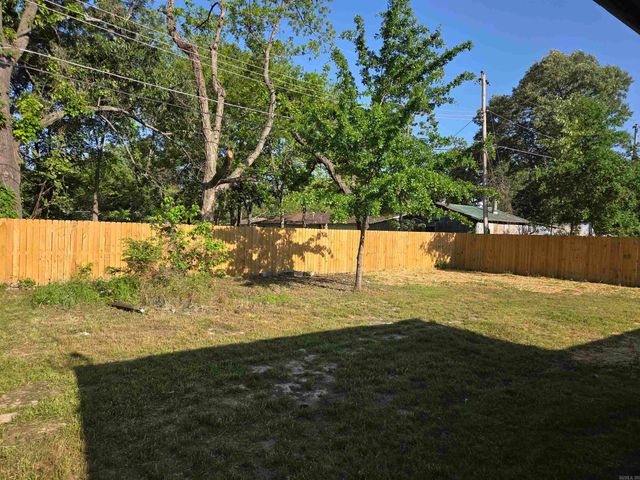 305 Thomas Circle, Lonoke, AR 72086