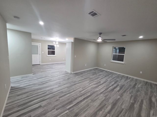 305 Thomas Circle, Lonoke, AR 72086