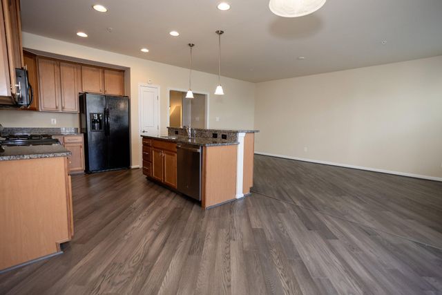 7408 BRUNSON CIR, Gainesville, VA 20155