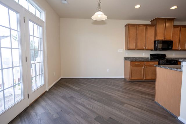 7408 BRUNSON CIR, Gainesville, VA 20155