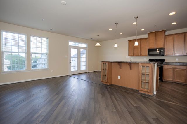 7408 BRUNSON CIR, Gainesville, VA 20155
