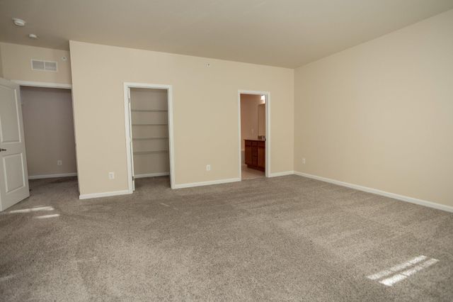 7408 BRUNSON CIR, Gainesville, VA 20155