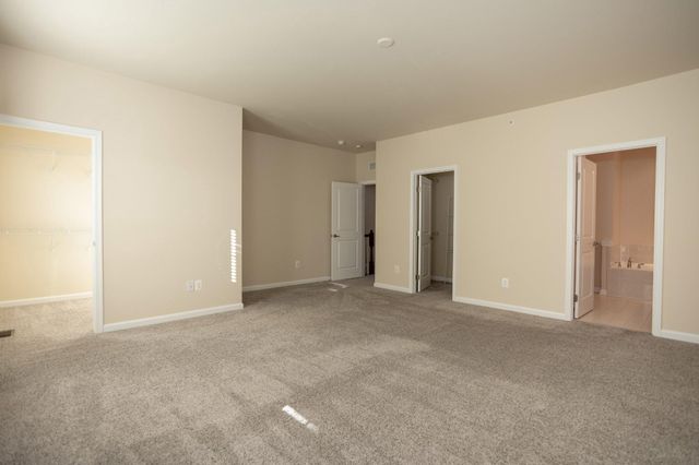 7408 BRUNSON CIR, Gainesville, VA 20155