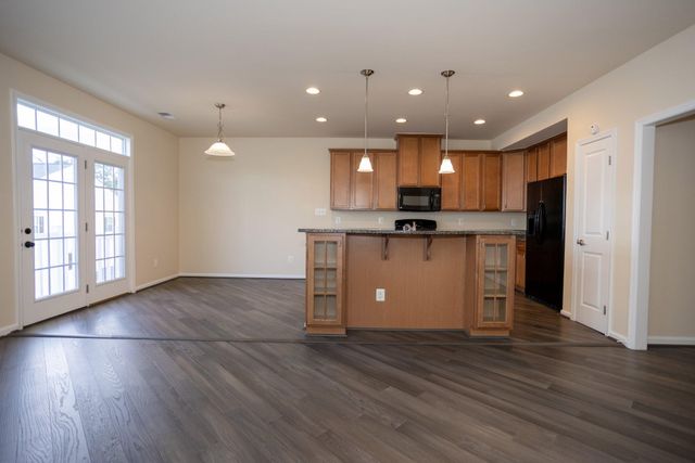 7408 BRUNSON CIR, Gainesville, VA 20155