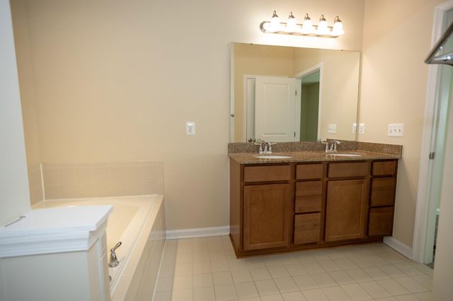 7408 BRUNSON CIR, Gainesville, VA 20155