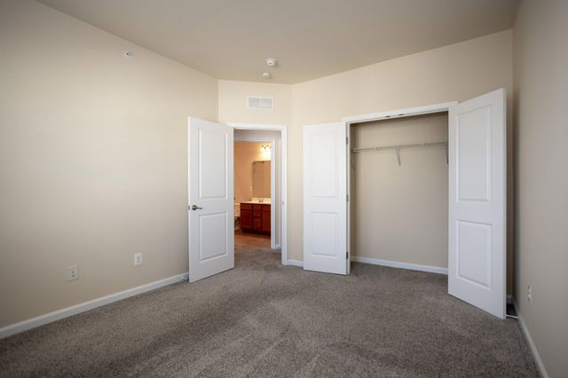 7408 BRUNSON CIR, Gainesville, VA 20155