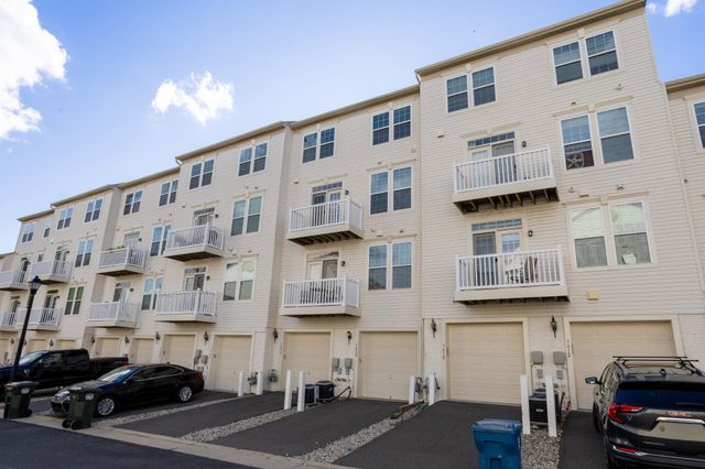 7408 BRUNSON CIR, Gainesville, VA 20155