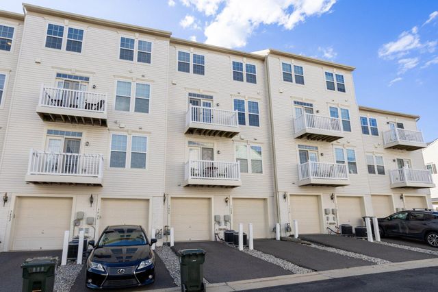 7408 BRUNSON CIR, Gainesville, VA 20155