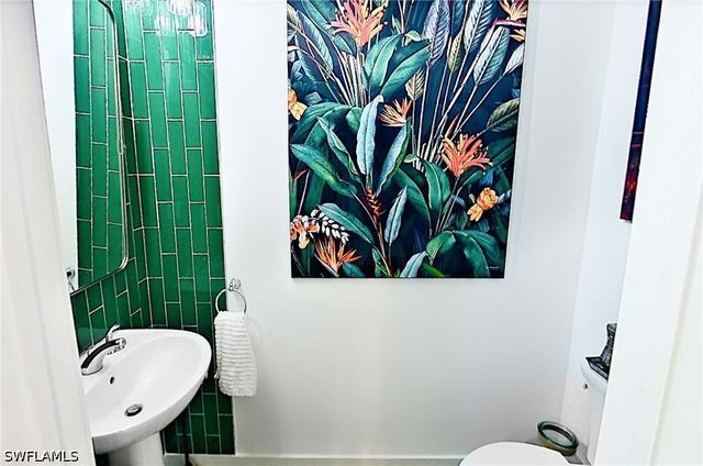 13045 Pembroke DR, Naples, FL 34105