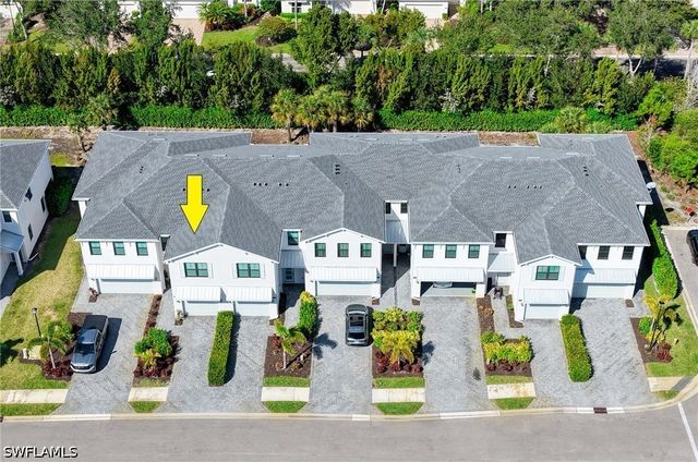 13045 Pembroke DR, Naples, FL 34105