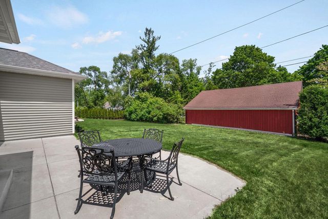 116 N Orchard STREET, Thiensville, WI 53092