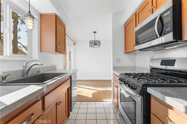 11138 Aqua Vista 43, Studio City, CA 91602