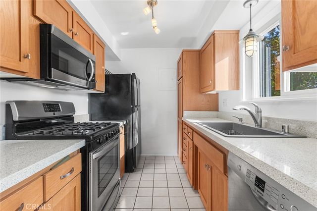 11138 Aqua Vista 43, Studio City, CA 91602