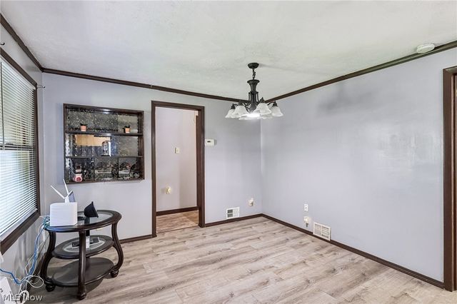 912 Maplewood Avenue, Painesville Twp, OH 44077