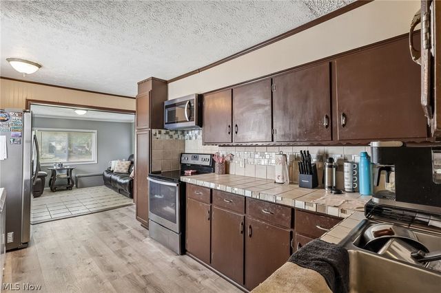 912 Maplewood Avenue, Painesville Twp, OH 44077