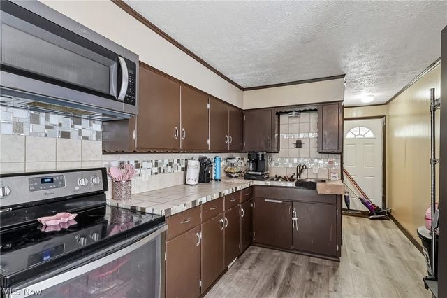 912 Maplewood Avenue, Painesville Twp, OH 44077