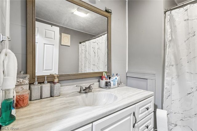 912 Maplewood Avenue, Painesville Twp, OH 44077
