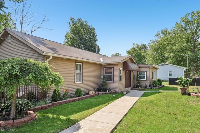 912 Maplewood Avenue, Painesville Twp, OH 44077