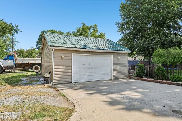 912 Maplewood Avenue, Painesville Twp, OH 44077