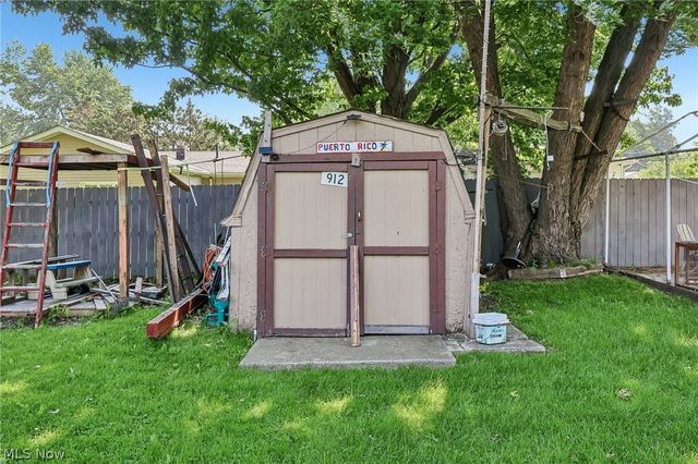 912 Maplewood Avenue, Painesville Twp, OH 44077