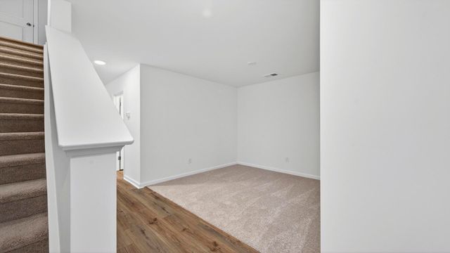 4633 Forest Hills Drive 602, North Charleston, SC 29418