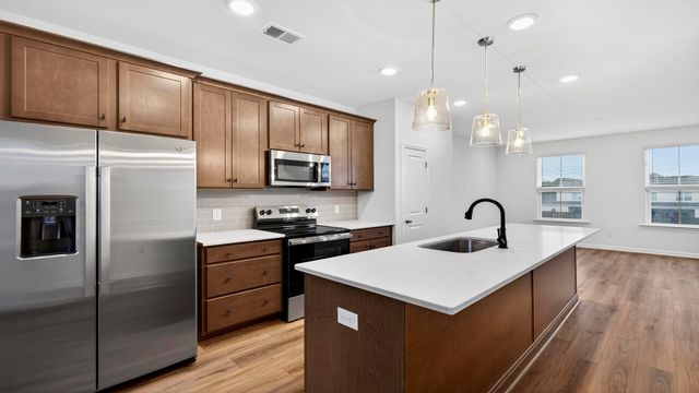 4633 Forest Hills Drive 602, North Charleston, SC 29418