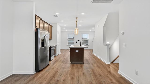 4633 Forest Hills Drive 602, North Charleston, SC 29418