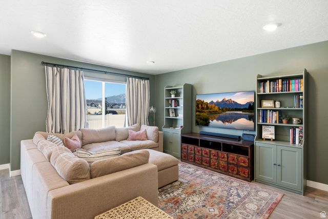 1084 E PILOT ST, Saratoga Springs, UT 84045