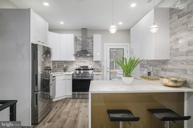 1006 S FAIRHILL ST, Philadelphia, PA 19147