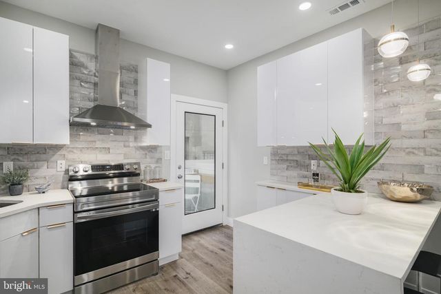 1006 S FAIRHILL ST, Philadelphia, PA 19147