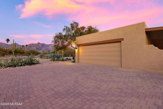 5716 N Camino Arturo, Tucson, AZ 85718