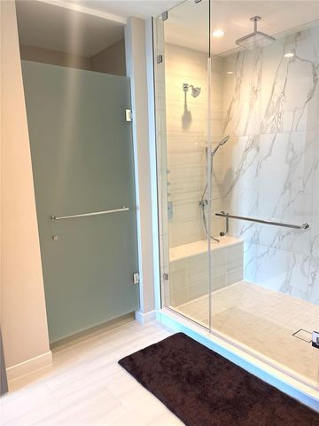 400 CENTRAL AVENUE 2005, St Petersburg, FL 33701