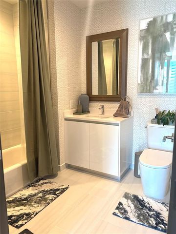 400 CENTRAL AVENUE 2005, St Petersburg, FL 33701