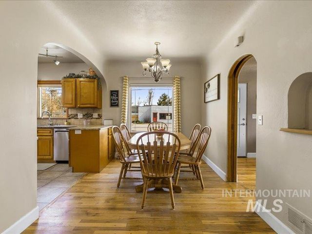 803 N Garden St, Boise, ID 83706